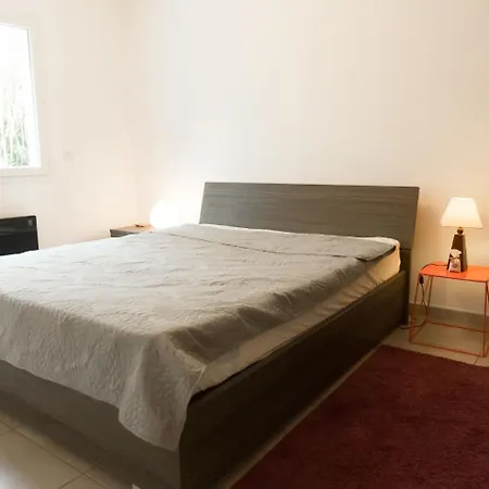 Feriehus Peaceful Holiday Home In Lezignan-Corbieres With Pool Lézignan-Corbières
