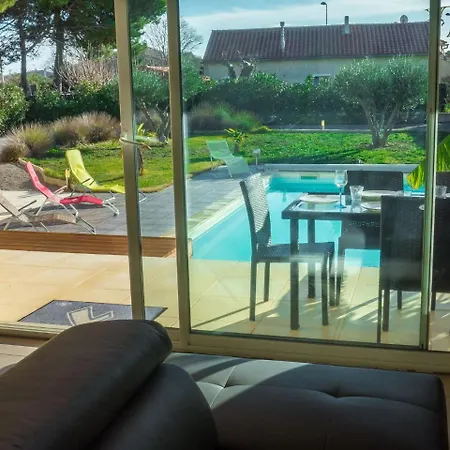 Peaceful Holiday Home In Lezignan-Corbieres With Pool