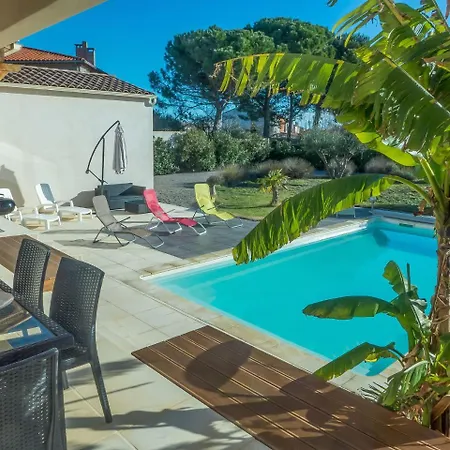 Peaceful Holiday Home In Lezignan-Corbieres With Pool Feriehus Lézignan-Corbières